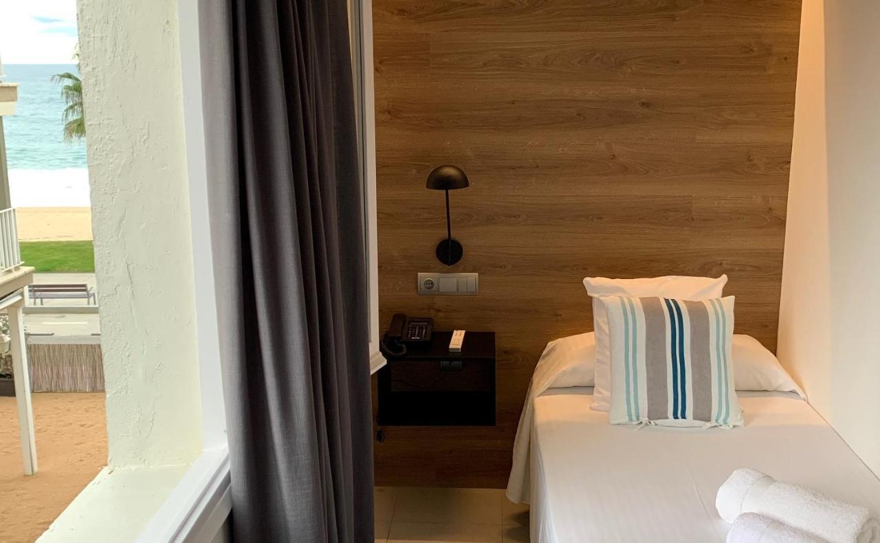 Hotel Reimar 산 안토니 드 칼론헤 객실 사진