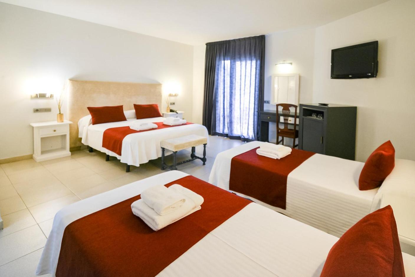 Hotel Reimar 산 안토니 드 칼론헤 객실 사진
