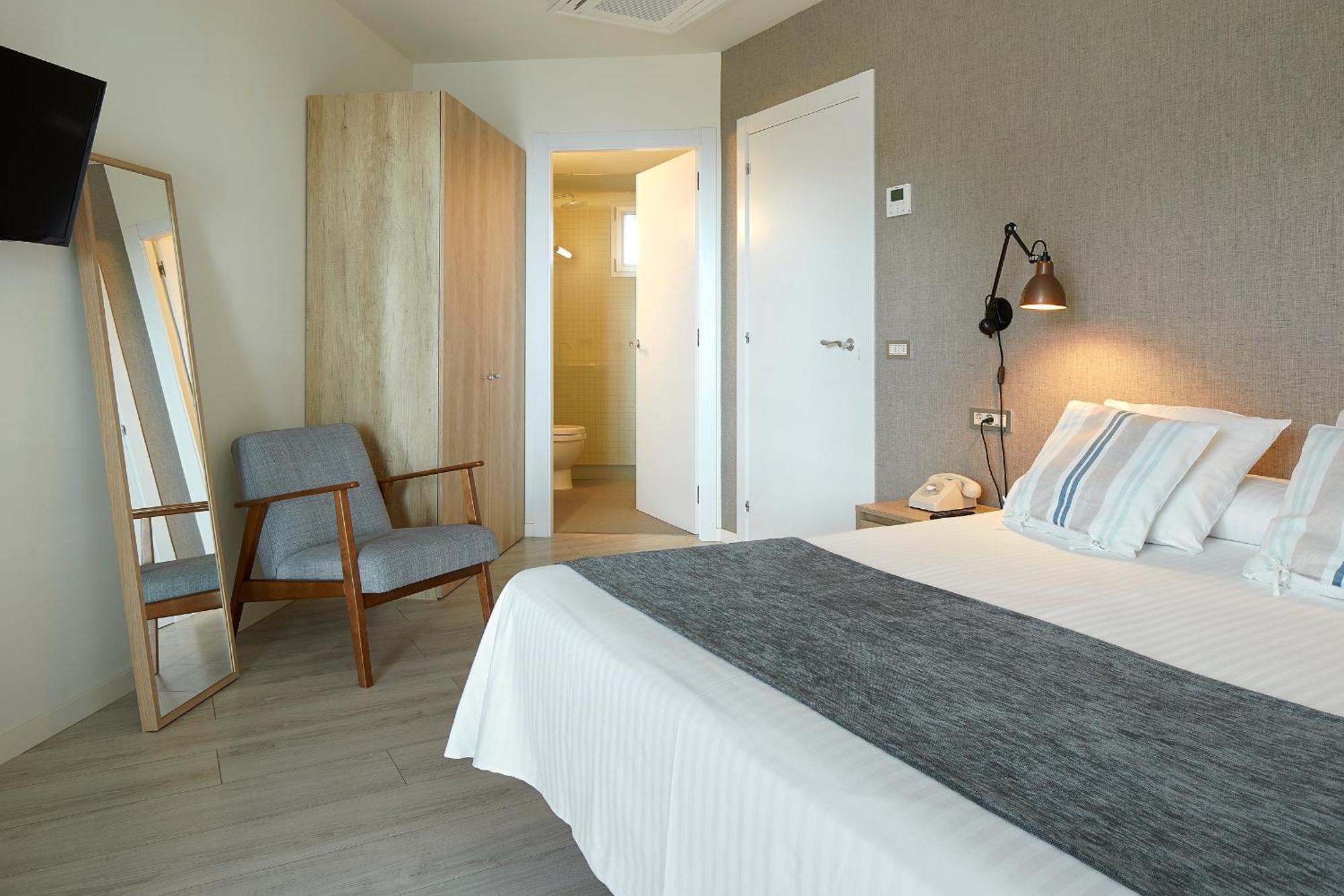Hotel Reimar 산 안토니 드 칼론헤 객실 사진